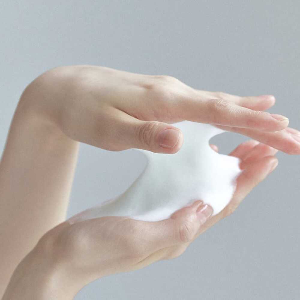 [celimax] The Real Noni Acne Bubble Cleanser 155ml - Image 2