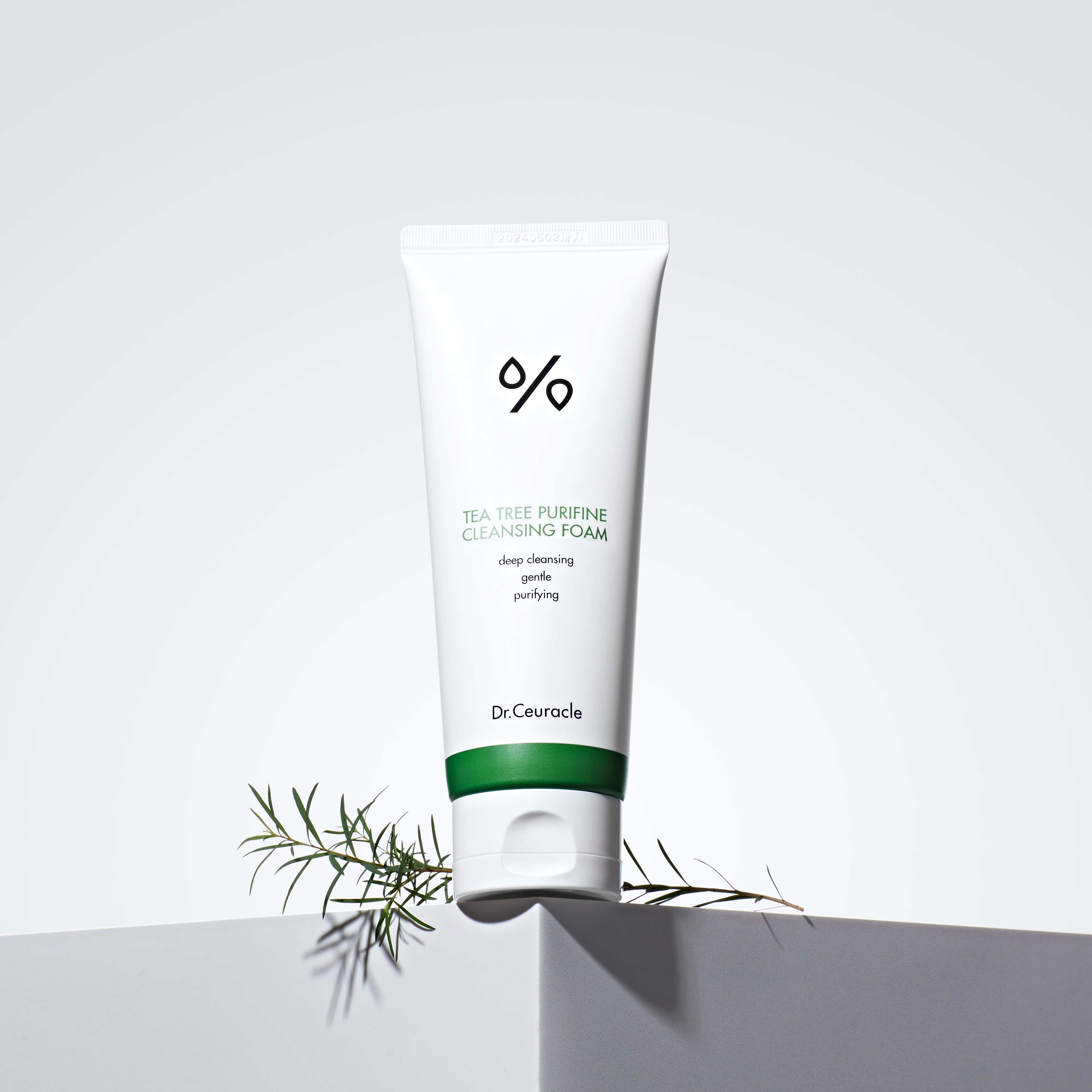 [Dr.Ceuracle] Tea Tree Purifine 30 Cleansing Foam 150g - Image 4