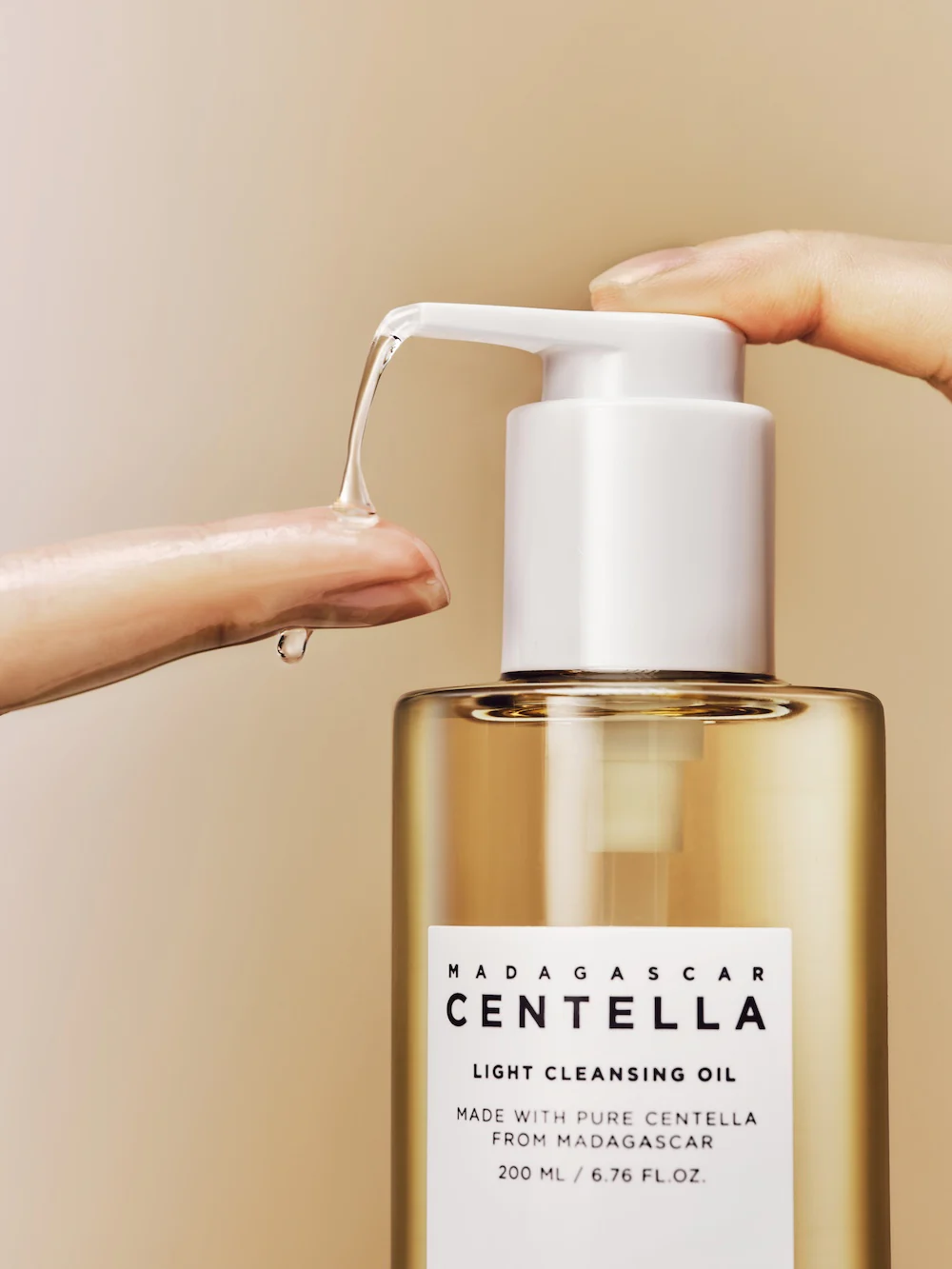 [SKIN1004] Madagascar Centella Light Cleansing Oil - 2 Size - Image 3